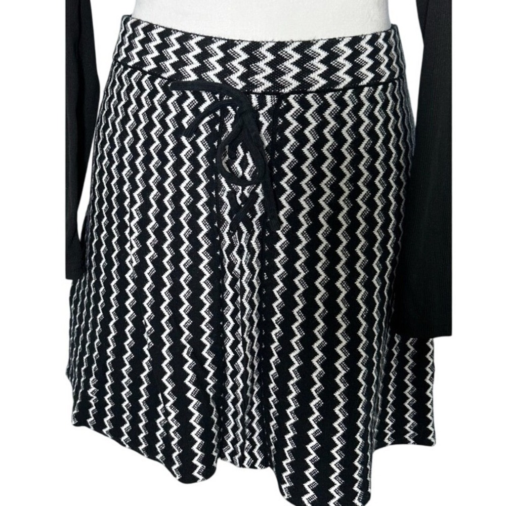 Candie's Knit Skater Skirt Womens S Black White Chevron